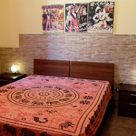 Bed&Breakfast La Casetta Sant'Alessio Siculo Ruang foto