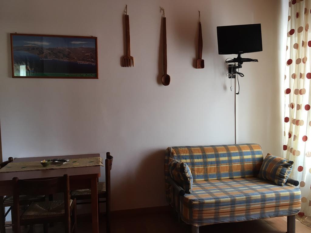 Bed&Breakfast La Casetta Sant'Alessio Siculo Bagian luar foto