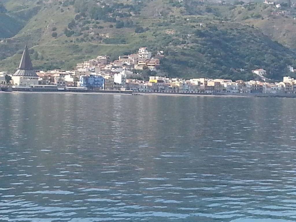 Bed&Breakfast La Casetta Sant'Alessio Siculo Bagian luar foto