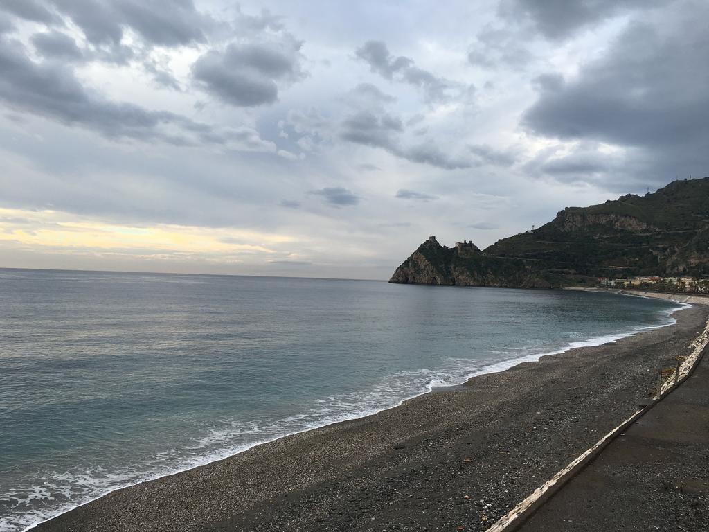 Bed&Breakfast La Casetta Sant'Alessio Siculo Bagian luar foto