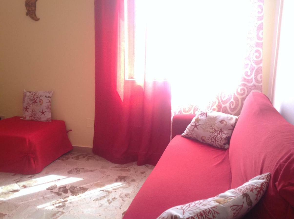 Bed&Breakfast La Casetta Sant'Alessio Siculo Bagian luar foto